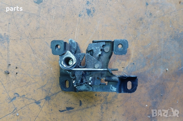 Ключалка Преден Капак Ауди А3 8L N:07234 (2) - 8L0823509C, снимка 2 - Части - 51638203