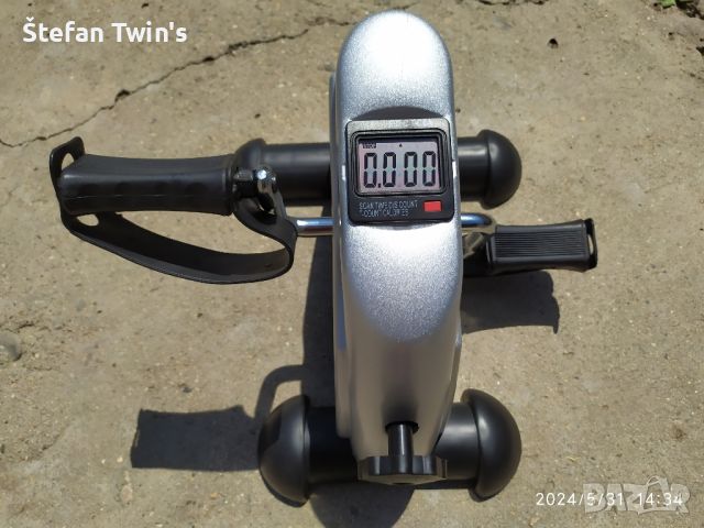 ✅ Много запазен мини велоергометър или уред за рехабилитация - цвят: сребърен/черен , снимка 1 - Фитнес уреди - 46035935