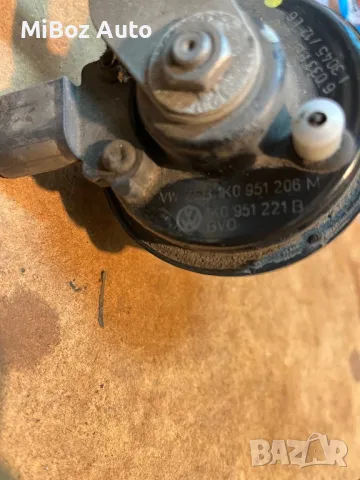 Клаксон Фолксваген Голф 5 VW Golf, снимка 3 - Части - 49716404