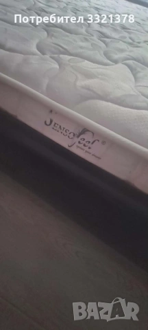 Спалня, скрин,тоалетка и нощни шкафчета, снимка 4 - Спални и легла - 53658484