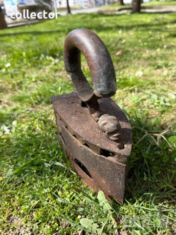 Стара ютия на дървени въглища с лъв. №7952, снимка 2 - Колекции - 53825564