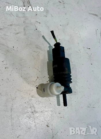 Помпа моторче течност за чистачки Фолксваген Голф 6 VW Golf , снимка 2 - Части - 53577791