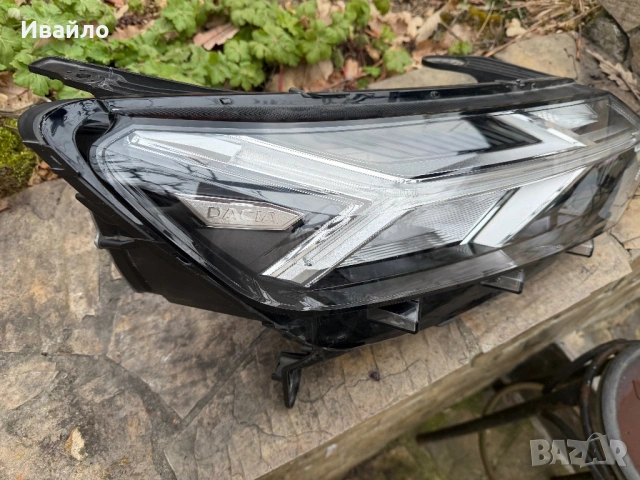 Dacia sandero фар, снимка 2 - Части - 53923931