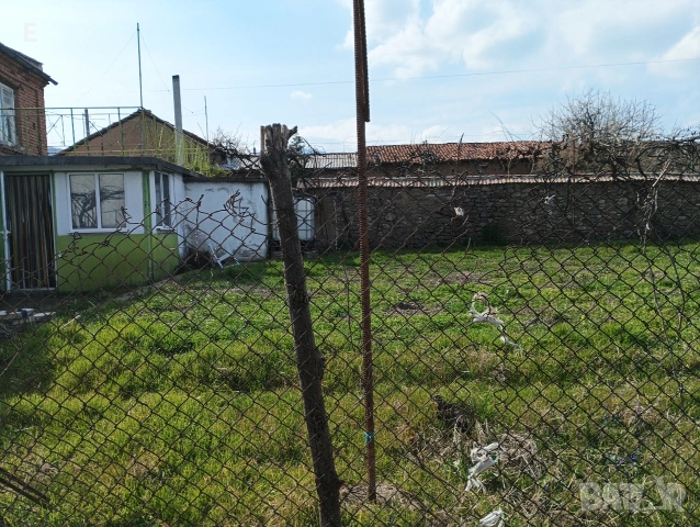 Продавам двуетажна къща в село Тополово., снимка 4 - Къщи - 53950710