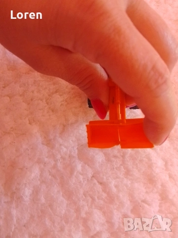 Подарявам две играчки багерче и самолетче, снимка 8 - Влакчета, самолети, хеликоптери - 54118330