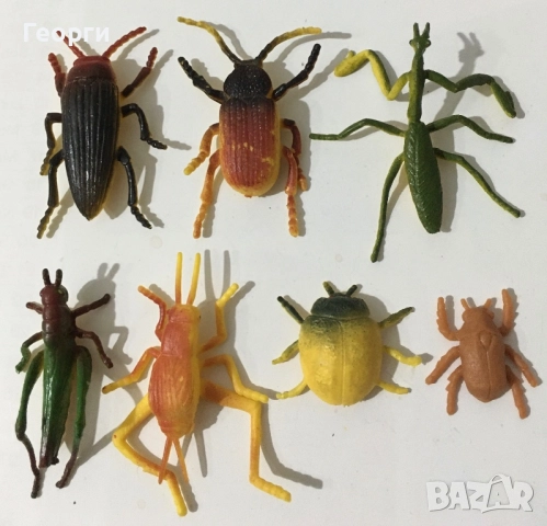 Насекоми от гума: бръмбари, скакалци, богомолка и други от Италия.