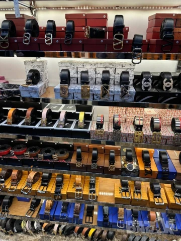 колани от естествена кожа в кутия louis vuitton hermes gucci guess celine chanel prada , снимка 3 - Колани - 50693657