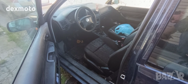 VW Golf 1.4 16V бензин + газ – продава се ЦЯЛА, за части, снимка 9 - Автомобили и джипове - 52926909