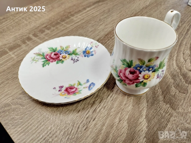 Чаена чаша с чинийка Royal Windsor Fine Bone China England