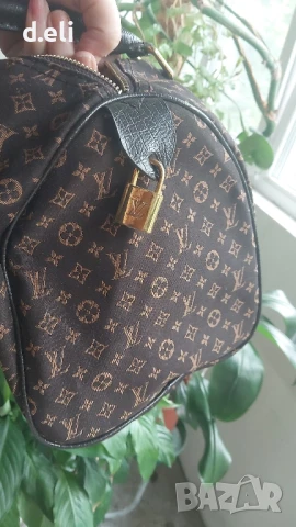 LV Чанта среден размер Две чанти, снимка 9 - Чанти - 51225873