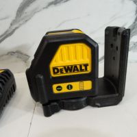 DeWALT DCE088G - Зелен лазер с батерия 2.0 Ah и зарядно DCB 1104, снимка 3 - Други инструменти - 45693961
