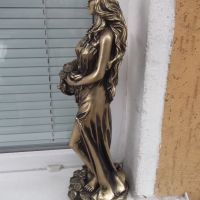 Статуетка "Жена с рога на изобилието", снимка 3 - Други ценни предмети - 45544424