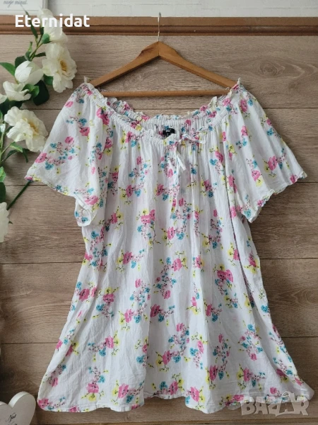 Бяла блузка памучна материя на цветя , снимка 1