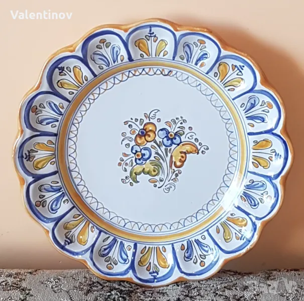 Старинна керамична чиния- Talavera- Испания , снимка 1