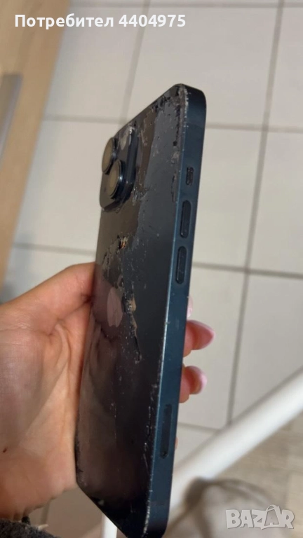 Продавам айфон за смяна на батерия капацитета и е 65% и гърба е счупен и той е за смяна, снимка 1