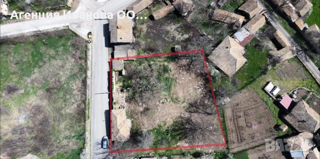 Парцел с къща в гр. Опака – 1590 кв.м с отлична локация и потенциал, снимка 3 - Къщи - 54189142