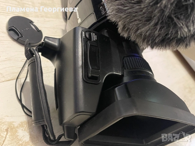 Sony HXR-MC2500 – Професионална HD видеокамера, снимка 10 - Камери - 53212243