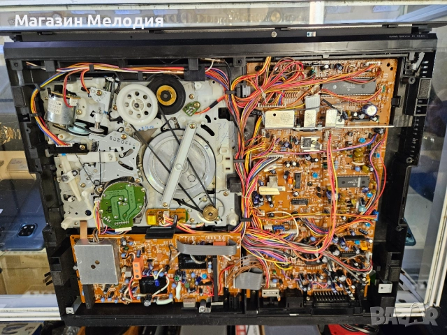 Видео Bang & Olufsen Hi-Fi Beocord VHS 91.2 Работи, произвежда, дисплея му не работи. Има нужда от п, снимка 2 - Плейъри, домашно кино, прожектори - 49721580