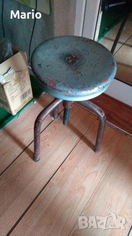 Метален стол с регулиране на височината, снимка 1 - Столове - 46071039