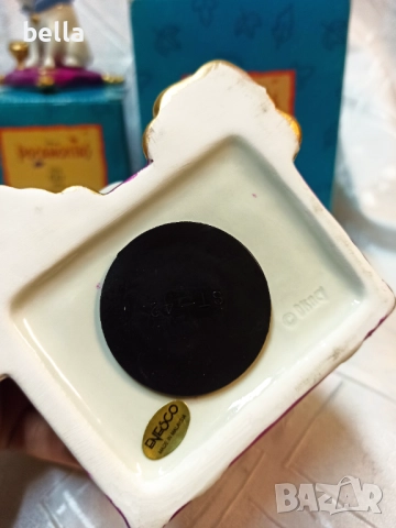 3 НОВИ ПОРЦЕЛАНОВИ ФИГУРИ НА УОЛТ ДИСНИ,МИКИ МАУС И ПЪРСИ ОТ ПОКАХОНТАС, снимка 12 - Антикварни и старинни предмети - 52018415