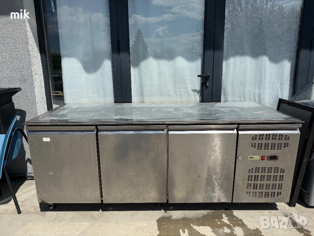 Хладилна маса Тройна