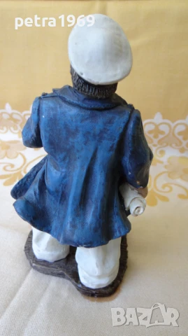 Статуетка на стар моряк с бинокъл и карта, снимка 3 - Статуетки - 50628007