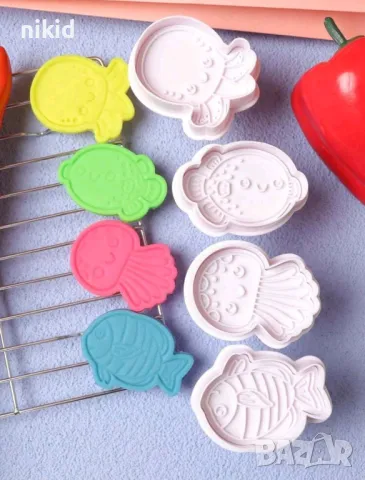 4 бр риба октопод медуза морски пласмасови резци резец форма форми за сладки тесто фнондан с бутало, снимка 2 - Форми - 50158051