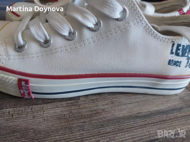 Дамски кожени кецове Levi's номер 39, снимка 2 - Кецове - 50836418