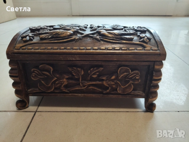 Дървена кутиия