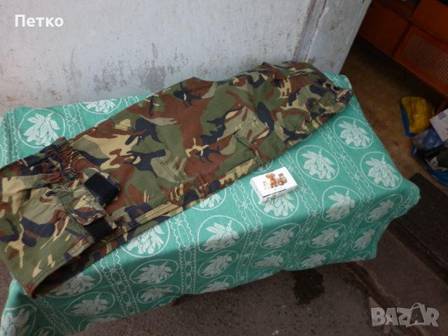 Военен панталон Българска  армия 2004 г много запазен, снимка 1 - Антикварни и старинни предмети - 46469686