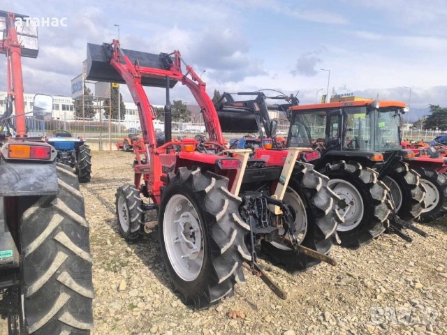 трактор с оригинален челен товарач, снимка 2 - Селскостопанска техника - 53899413