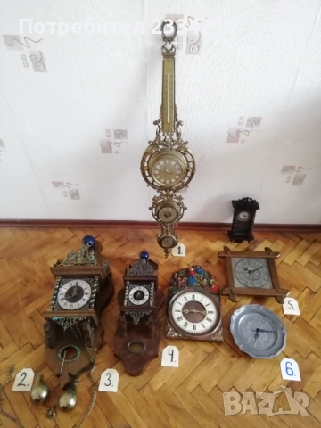 Стари стенни часовници в бароков и флоренциански стил. 