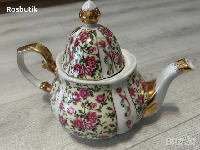 Френски порцеланов сервиз Limoges  ръчно рисуван . Чайник, захарница, 6 чаши и 6 чинии , снимка 5 - Сервизи - 53415849