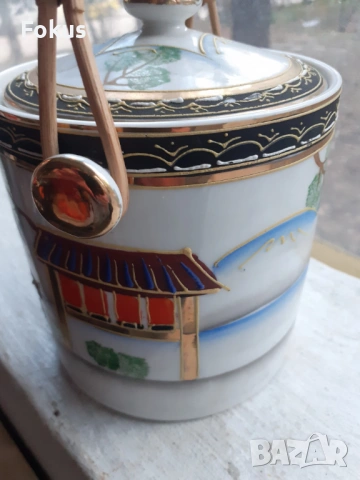 Стар японски буркан за бонбони порцелан с дебела позлата, снимка 4 - Антикварни и старинни предмети - 53394740