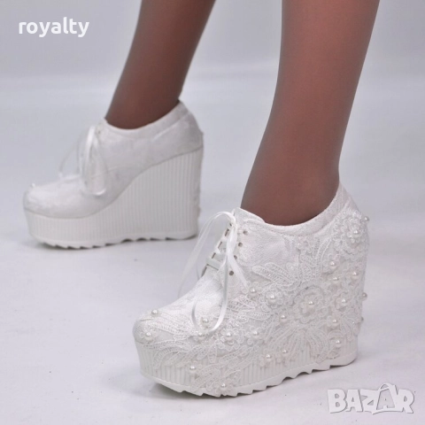 Обувки на платформа - бели, снимка 3 - Дамски елегантни обувки - 52074079