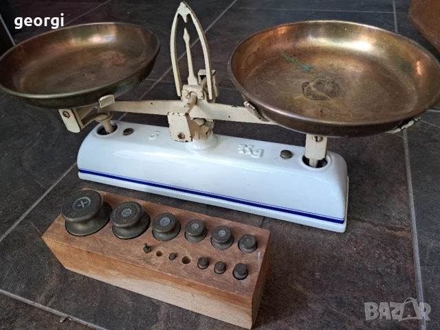 ретро порцеланов кантар везна , снимка 5 - Антикварни и старинни предмети - 50845837