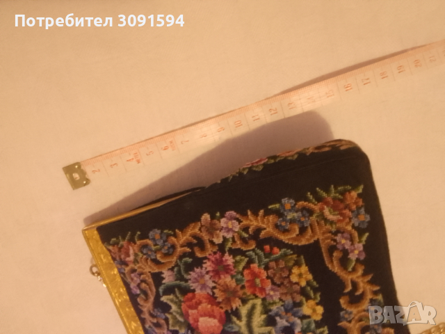Викторианска дамска чанта с  Антична чанта Petit Point от 1900 г. Малка чанта с богато украсена злат, снимка 7 - Други ценни предмети - 44961069