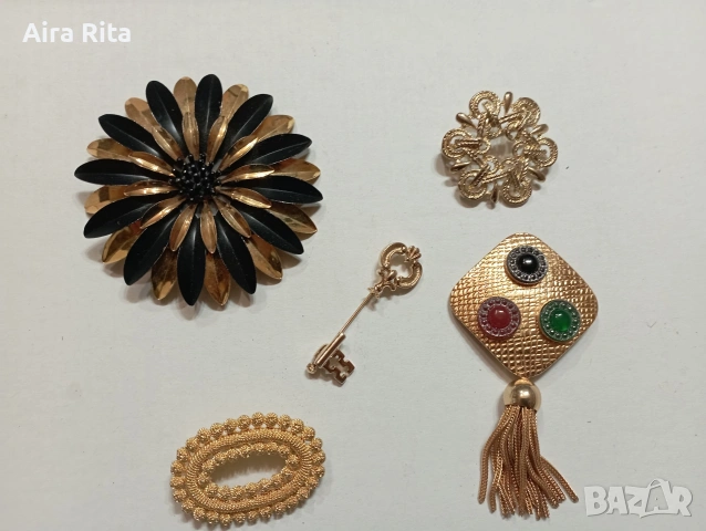 Винтиш, обеци и брожки., снимка 5 - Бижутерийни комплекти - 53810296