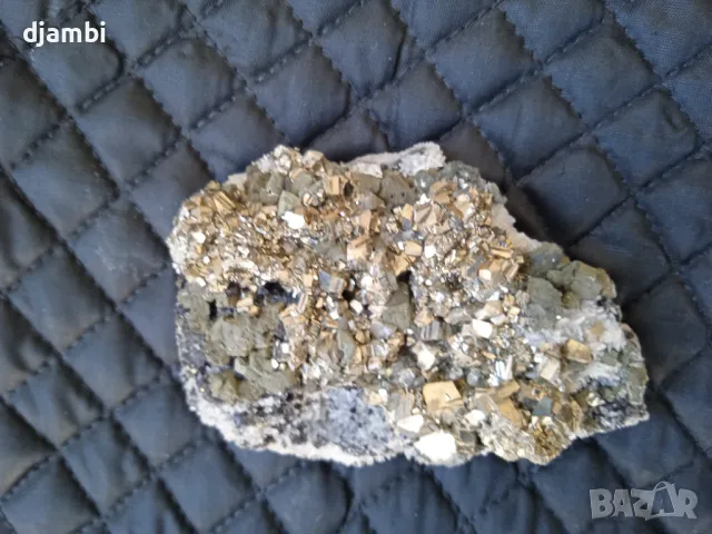 №234,Пирит,Халкопирит,Халкопирит,Кварц,, снимка 4 - Декорация за дома - 49034366