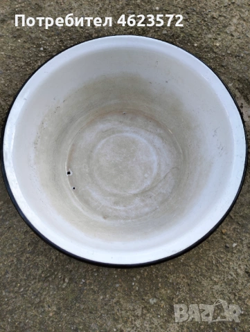 Стара емайлирана купа