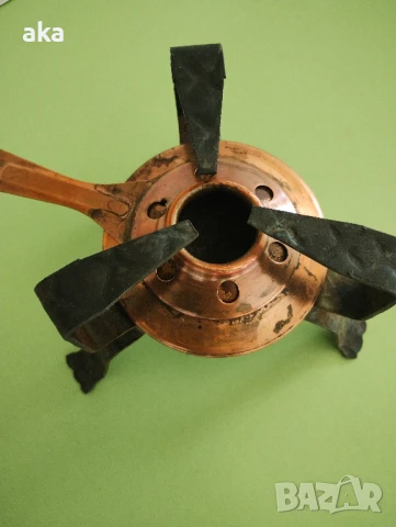 Меден спиртник С КОВАНА ПОСТАВКА, снимка 5 - Антикварни и старинни предмети - 50793095