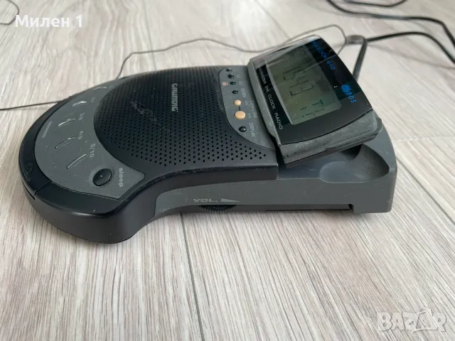 Grundig Sonoclock-Радио, снимка 3 - Радиокасетофони, транзистори - 50366524