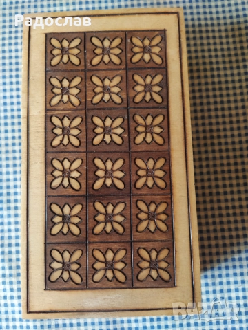 стара пирографирана кутия 