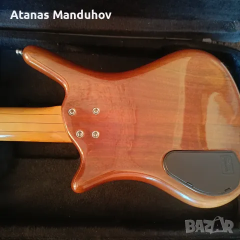 Продавам бас китара WARWICK TUMB 5 струни купил съм го чисто нов пръв и единствен собственик, снимка 2 - Китари - 48884381