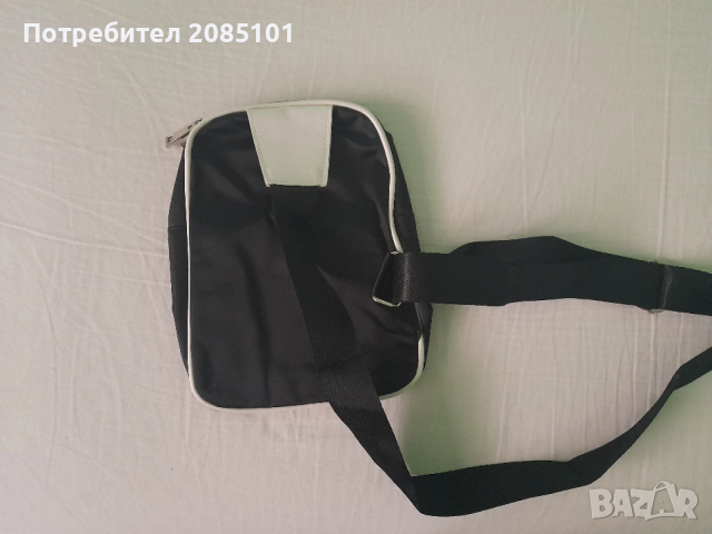 Нова чантичка през рамо, снимка 2 - Чанти - 52632042