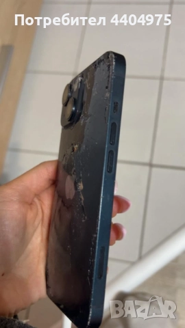 Продавам айфон за смяна на батерия капацитета и е 65% и гърба е счупен и той е за смяна
