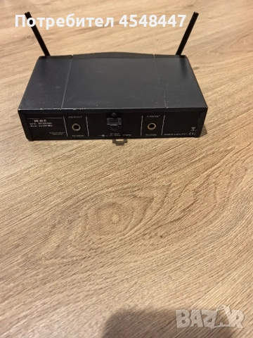 AKG SR 40 Двоен безжичен микрофон, снимка 3 - Микрофони - 52488698