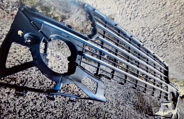 Лайсни за решетката на Peugeot 307, снимка 3 - Части - 52653716