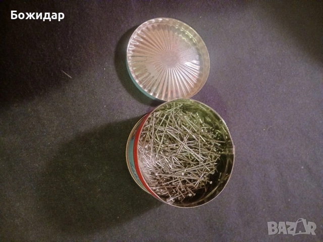 Стара кутийка с Карфици. Кохинор.Чехословакия., снимка 4 - Други ценни предмети - 52058886