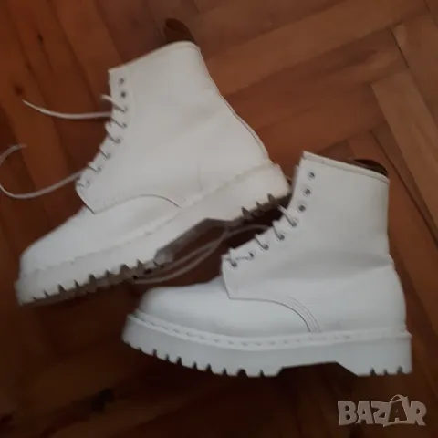 Dr. Martens 1460 mono white 42 номер , снимка 4 - Мъжки боти - 36243221